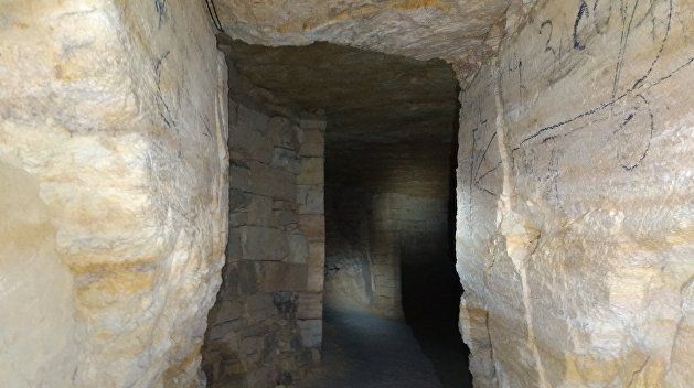 � ������ ������� ��������� � ����������, ����������� - �������, ���� � ������. ����� 12 ��� �� �������