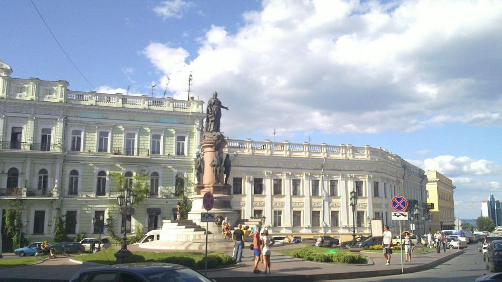 Игорь Димитриев: Вспоминаю как мы с Русланом Тарпаном, спонсором реставрации, ходили по музейному двору на Гаванной, где были расставлены статуи основателей