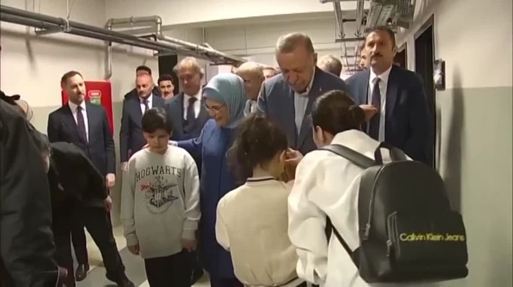 Игорь Димитриев: Эрдоган раздает деньги детям, чтоб избежать обвинений в подкупе избирателей, так дети не избиратели