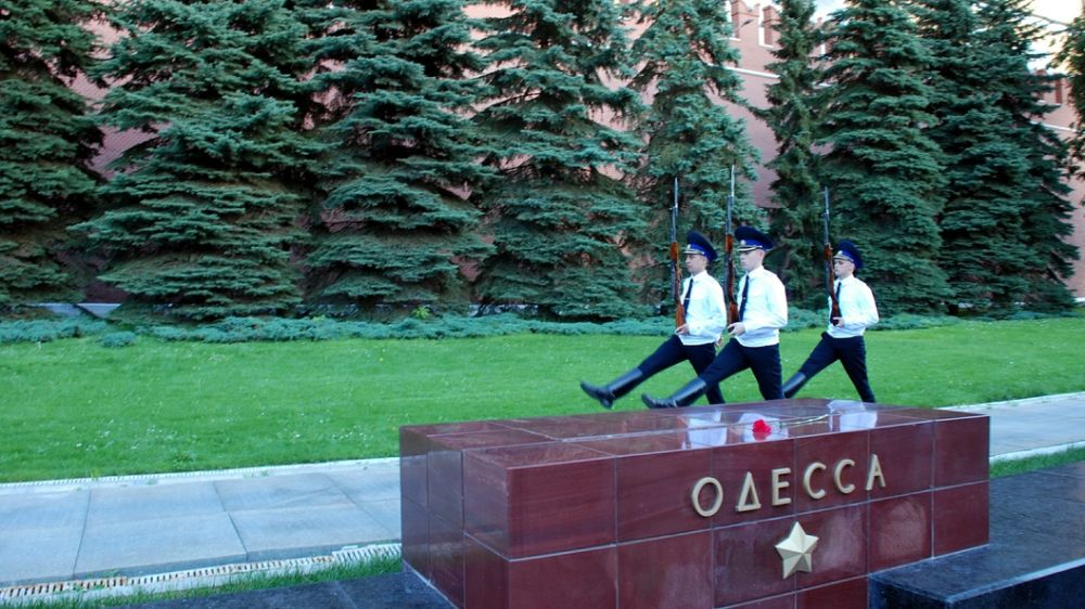 Удар по Одессе: где взорвалось, куда попало - прилеты по объекту инфраструктуры