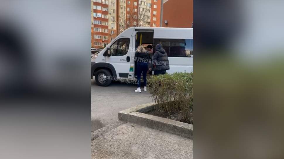 Военкомы в Одессе начали ловить мужчин из автомобилей скорой помощи