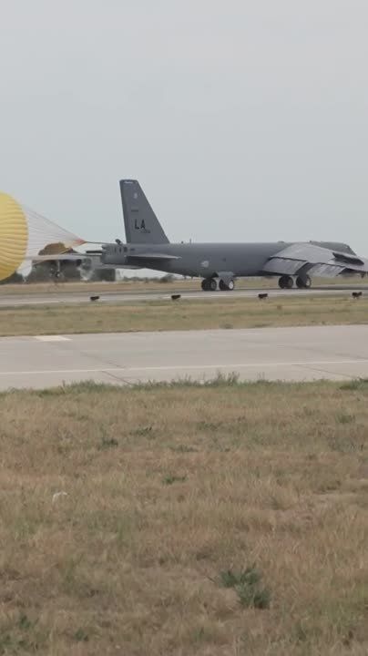                  B-52H Stratofortress   ,   