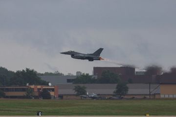     $118      F-16