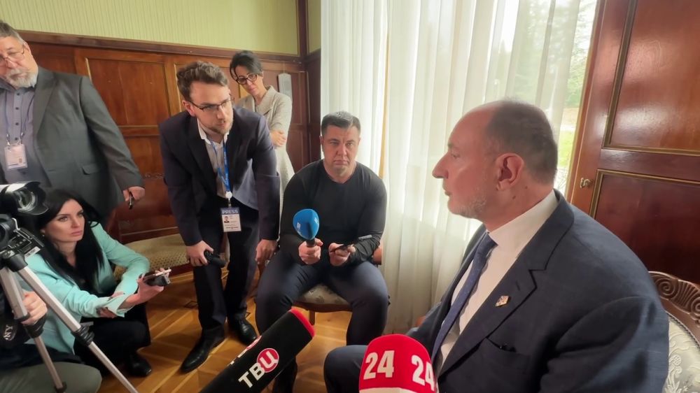 Внук Шарля де Голля назвал причину агрессивной политики против России президента Франции