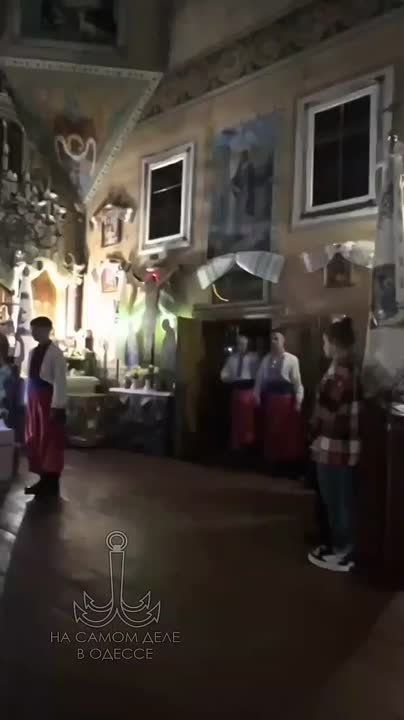 Наши админы в когнитивном диссонансе, искренне пытаемся разобраться