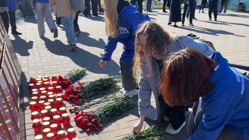 В Мариуполе почтили память погибших в Доме профсоюзов в Одессе