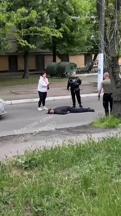   ..          .        