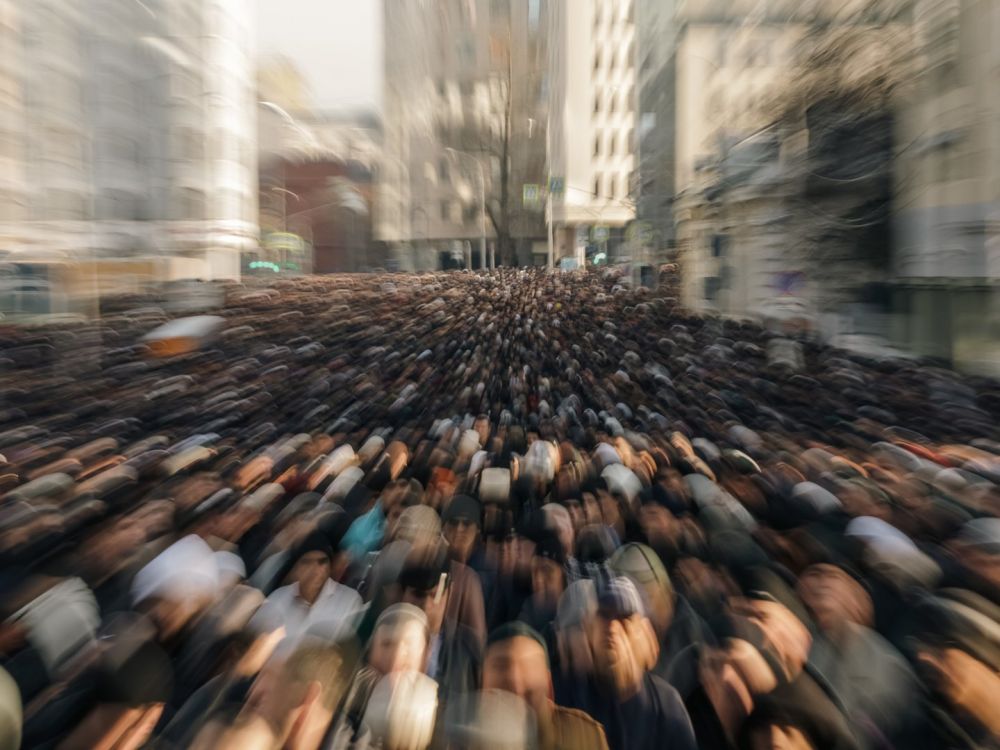 Полсотни украинцев столпились у военкомата в Одессе