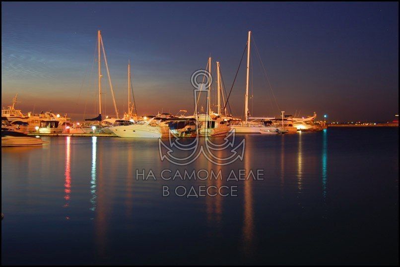 Одесса-мама мирных снов. — Фима, зачем ты каждый год покупаешь новую зимнюю резину? Ну какие зимы у нас в Одессе!?