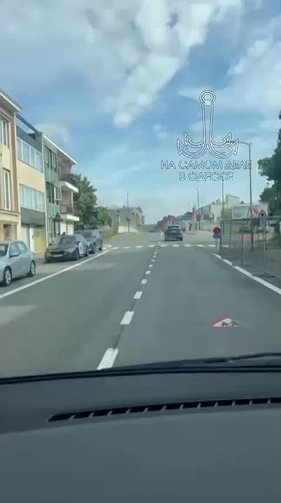   !.     ,  -   