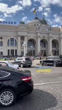 В Одессе проходит патриотический авто-мото пробег ко Дню Независимости