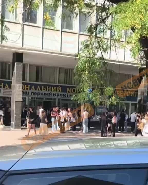 В Одессе эвакуировали здание морского университета