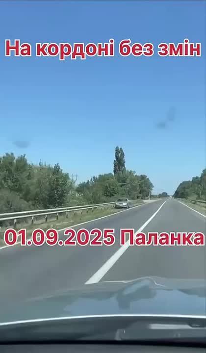 На транзитном участке молдавской территории на трассе Одесса-Рени находят автомобили с простреленными стеклами