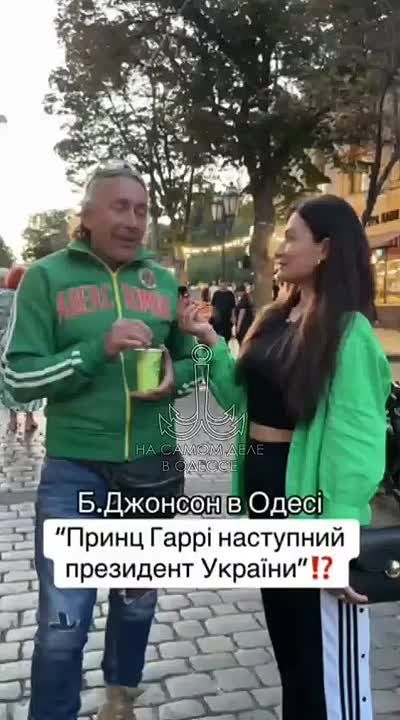        ?    ,             !