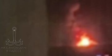 В Одессе на объездной дороге возле рынка «7-й километр» заполыхали склады