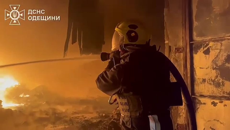 Юлия Витязева: В Одессе горят склады общей площадью 5 000 м