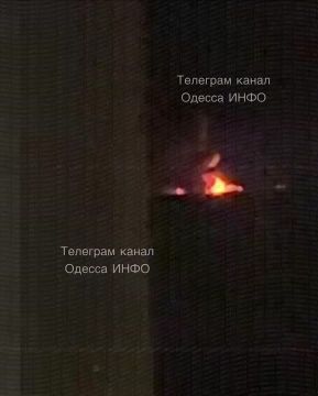 В Одессе сильные пожары после прилётов, пишут в местных каналах и публикуют эти кадры