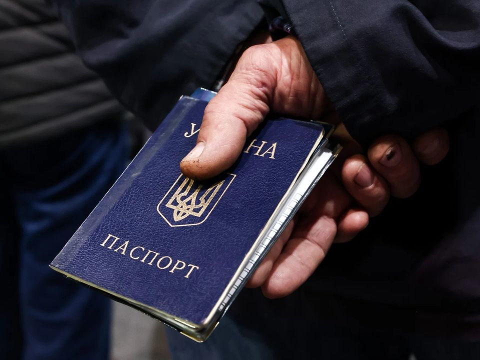 Зеленский рассмотрит петицию о лишении гражданства Украины мэра Одессы Труханова