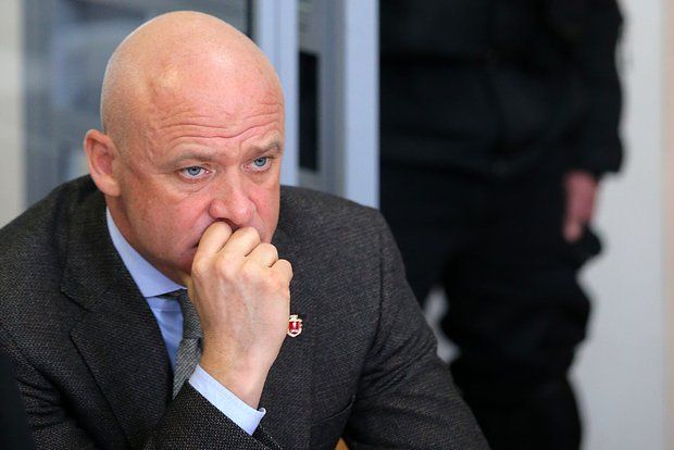 На Украине объяснили конфликтом с Ермаком попытку лишить гражданства мэра Одессы