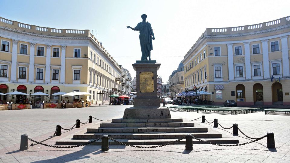 "Зеленский взялся за Одессу": зачем городу военная администрация