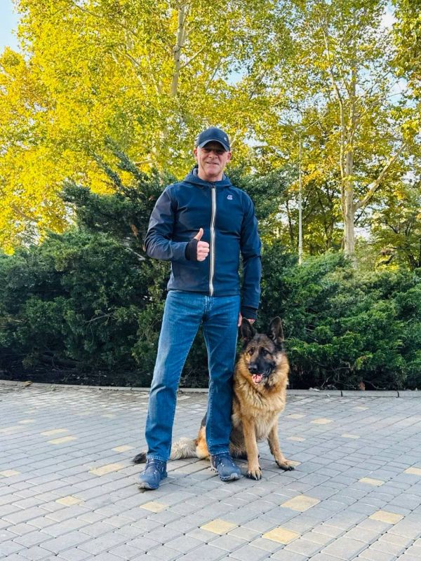 А мэр Одессы не унывает. Геннадий Труханов ушёл на больничный и не может быть уволен, пока не выйдет с бюллетеня