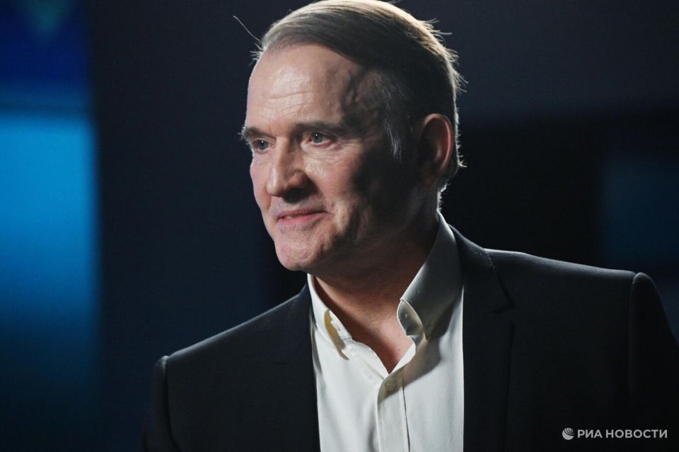 Агония Зеленского с зачисткой местной власти продолжается, заявил Медведчук