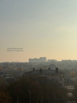 Утром Одессу накрыло туманом