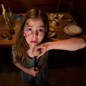 Море крови, во рту отрезанный член: на Одещине юная маньячка расправилась с педофилом