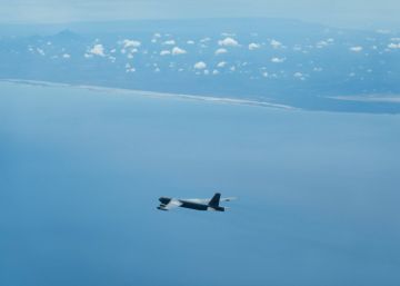        B-52H Stratofortress  ,     ,       KC-135