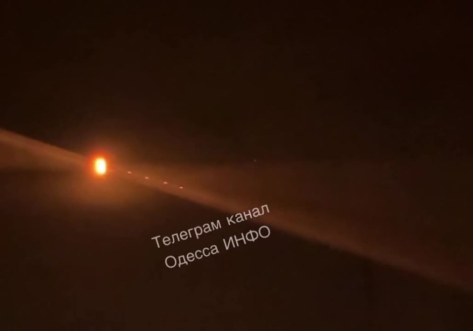 По Одессе наносятся удары. Есть сбития