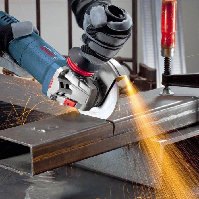 В Одесской области мужик случайно отрезал себе руку болгаркой