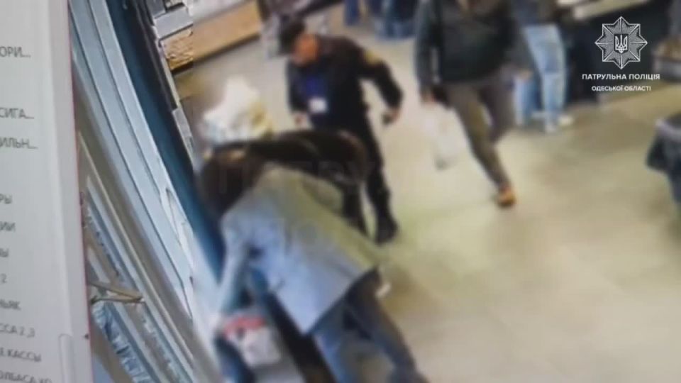 Ребёнок упал без сознания в магазине в Одессе