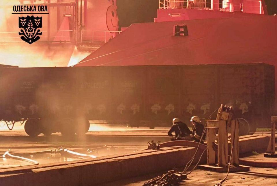 «В результате ночной атаки на Одесскую область получили повреждения несколько гражданских судов. Получили повреждения объекты энергетической и транспортной инфраструктуры»