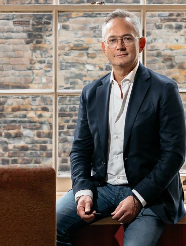  :         ,       -,     