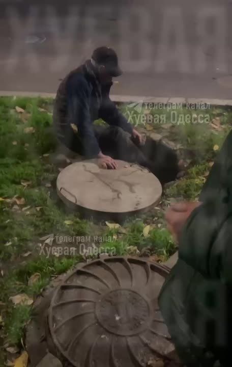 Одесские бомжи переехали в подземелье