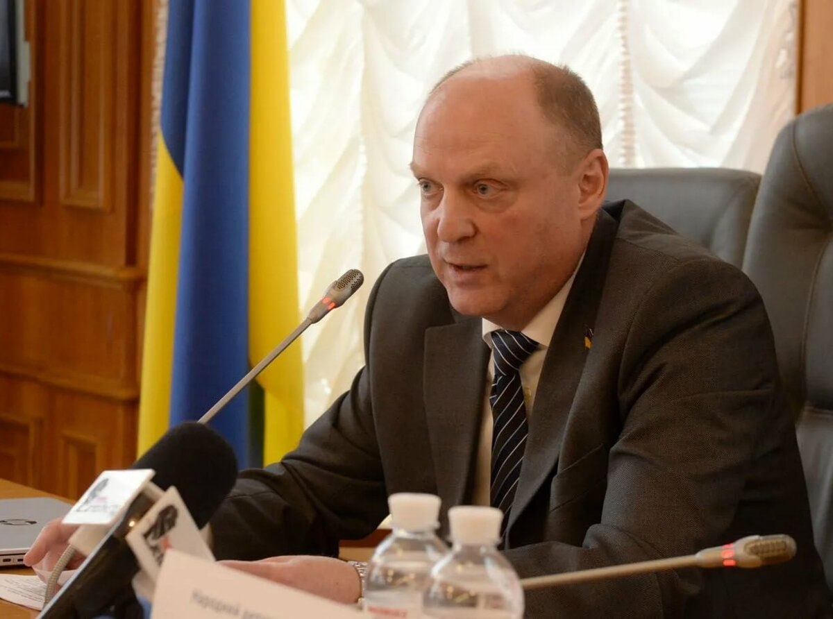 Хорошо ли живёт "независимый" депутат Верховной Рады Бурмич, радующийся выплатам в 200 тыс