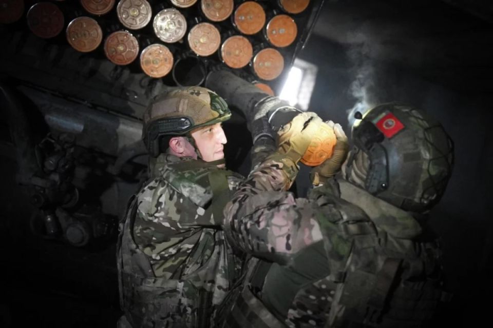 ������ ��� �� 4 �������. ���� �������� � ����������� ������� ����������� ������� �� ����� � ������� ����� � �������� ������� � ������