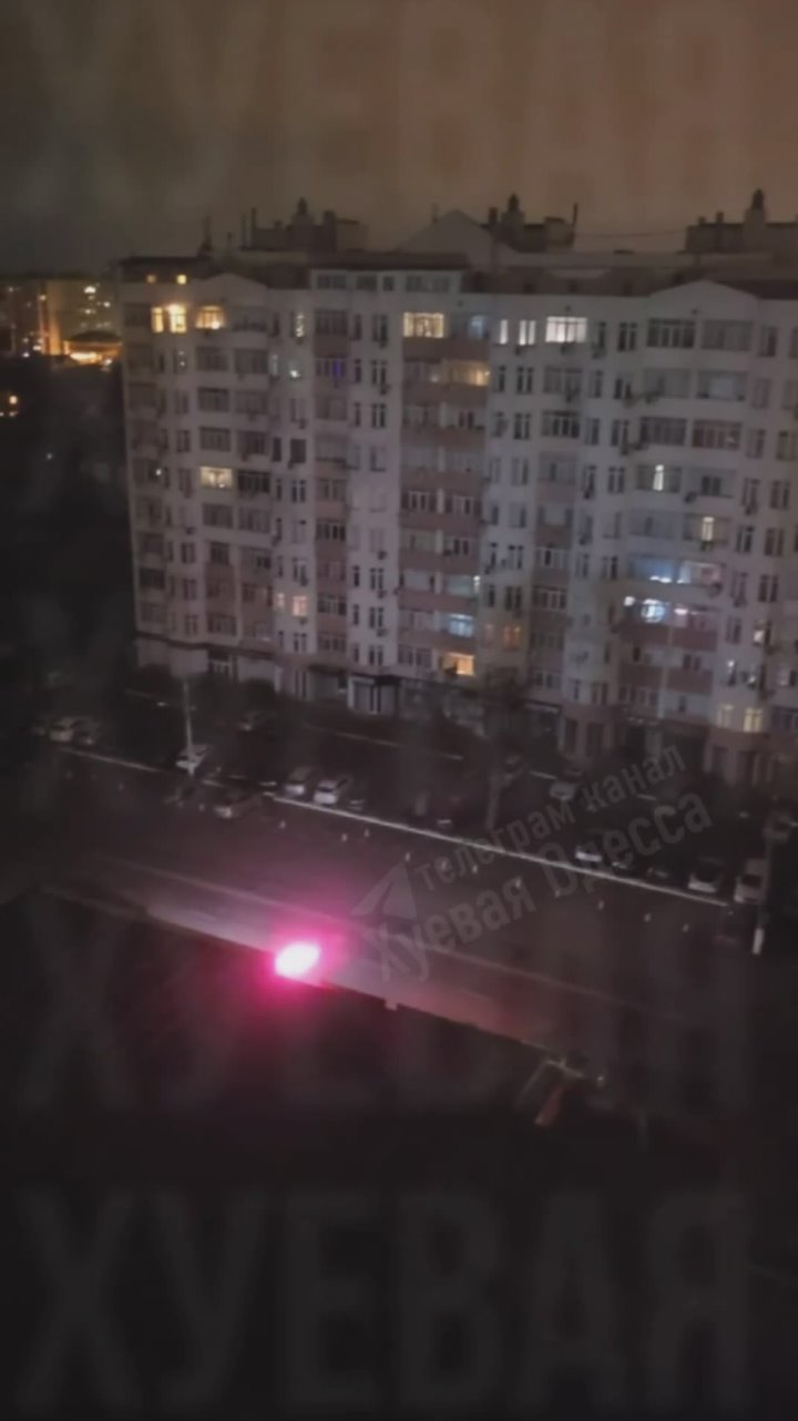 Жительница Одессы рассказала, что электричество ежедневно отключают не у всех