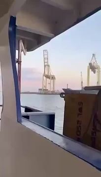 Юрий Баранчик: Прилетевшая по турецкому судну баллистика оказалась "Геранью", неторопливо прилетевшей в одесский порт и, порадовав моряков своей грацией, отправилась в нужную сторону