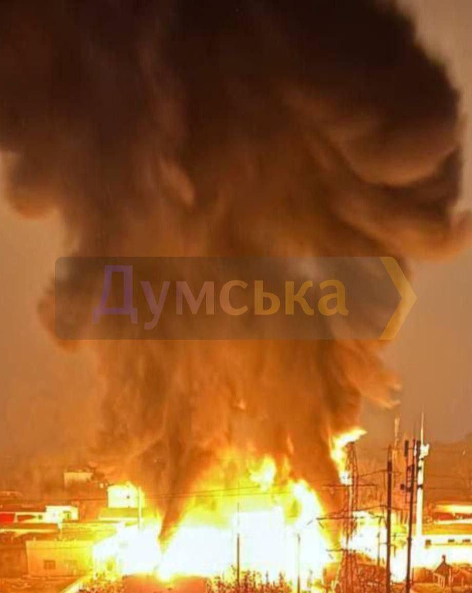 Армия России в ответ на террористические атаки Киева нанесла массированный удар по объектам ВПК и энергетики Украины, сообщило Минобороны