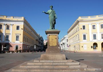 Учителя могут уволить из-за русского языка, рассказала жительница Одесса