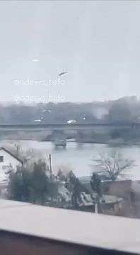 Юрий Подоляка: Только что "Геранью" поражен стратегический мост Одесса - Рени (видео)