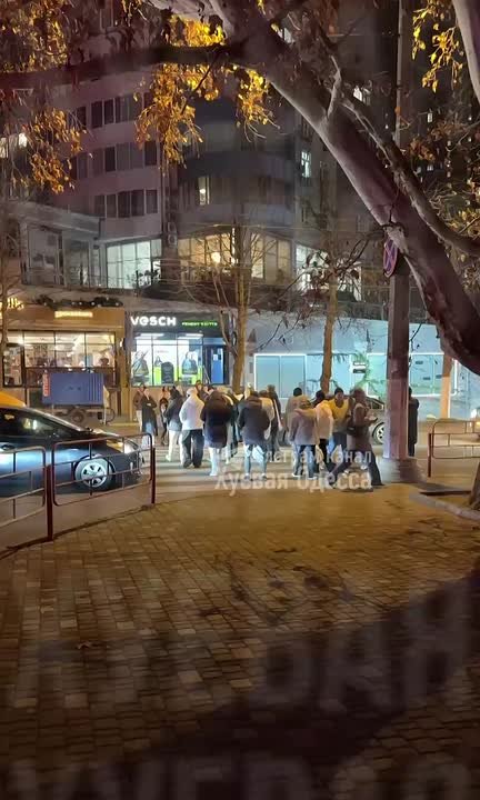 Жители Одессы продолжают перекрывать улицы из-за масштабного блэкаута