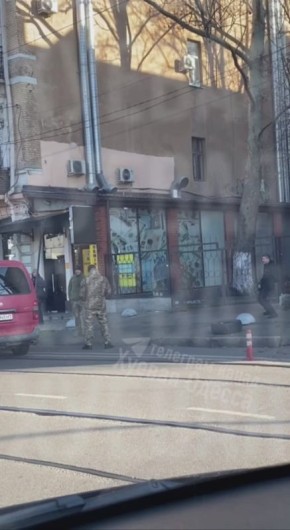 В Одессе одинокий "украинский самурай" напал на людоловов чем вынудил их ретироваться