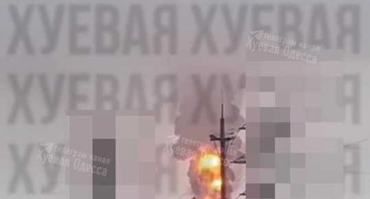 Прилеты в Южном!. На месте удара возник сильный пожар