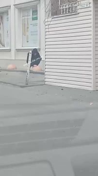 Дядька в Одессе словил белочку