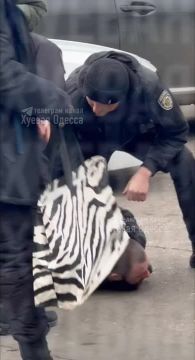 Ветерана ВСУ уткнули носом в землю в Одессе