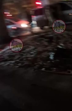 В Одессе доброволец просит забрать его в армию, но сотрудники ТЦК пытаются отговорить его