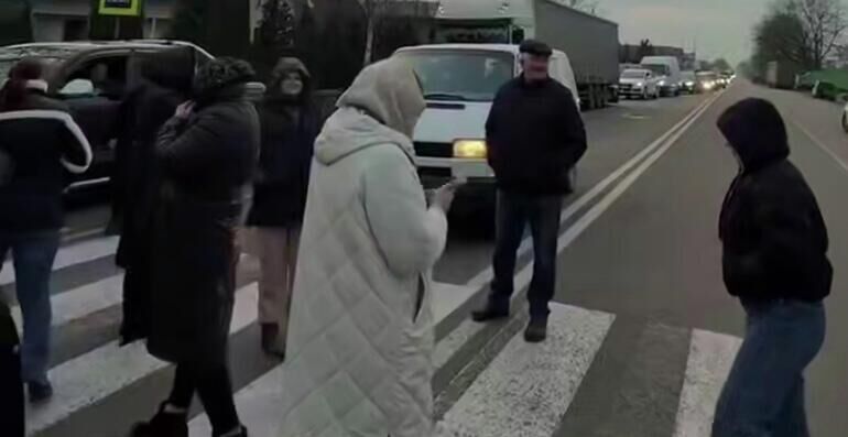 В Одесской области работники автосервиса побили сотрудников ТЦК