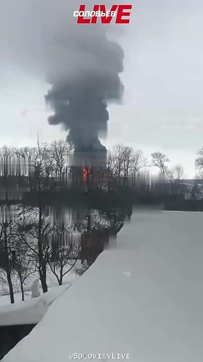 Запад Украины окутал черный дым: «Герани» нанесли сокрушительный удар по стратегическому объекту во Львовской области